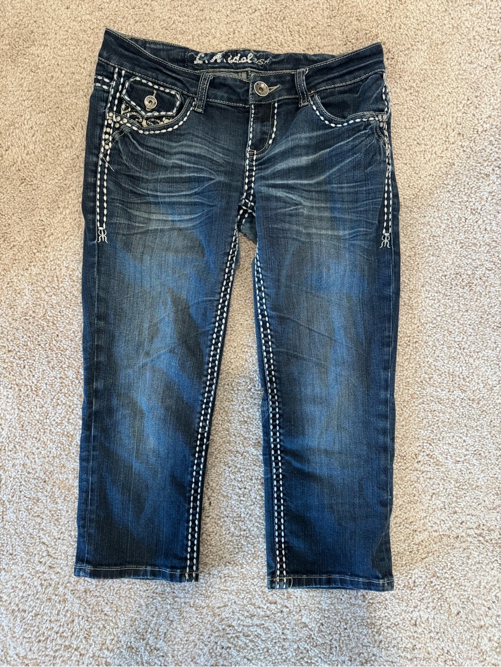 L.A. idol Dark Blue Embroidered Cropped Jeans